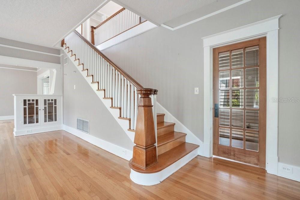 Image 6 of 37 For 1565 Forest Avenue