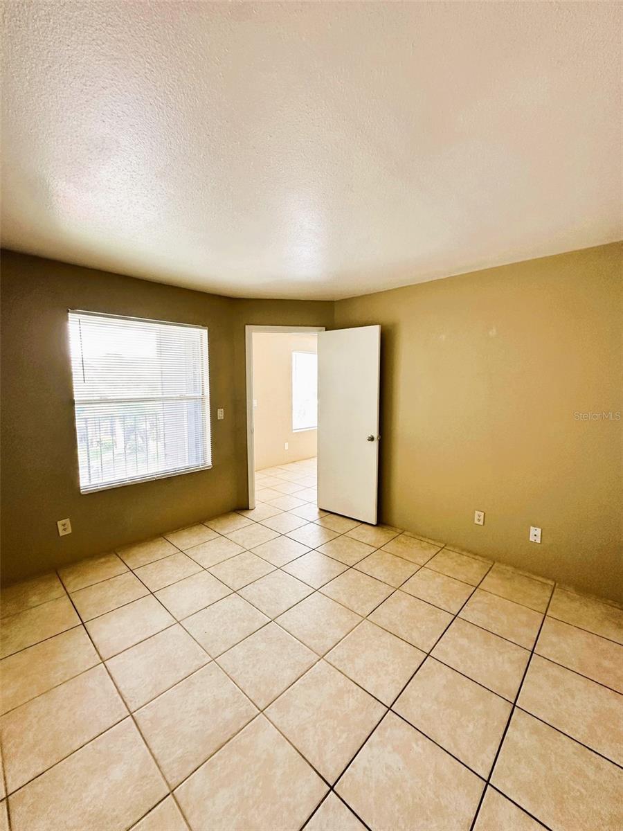 Image 12 of 16 For 4760 Walden Circle 5-31