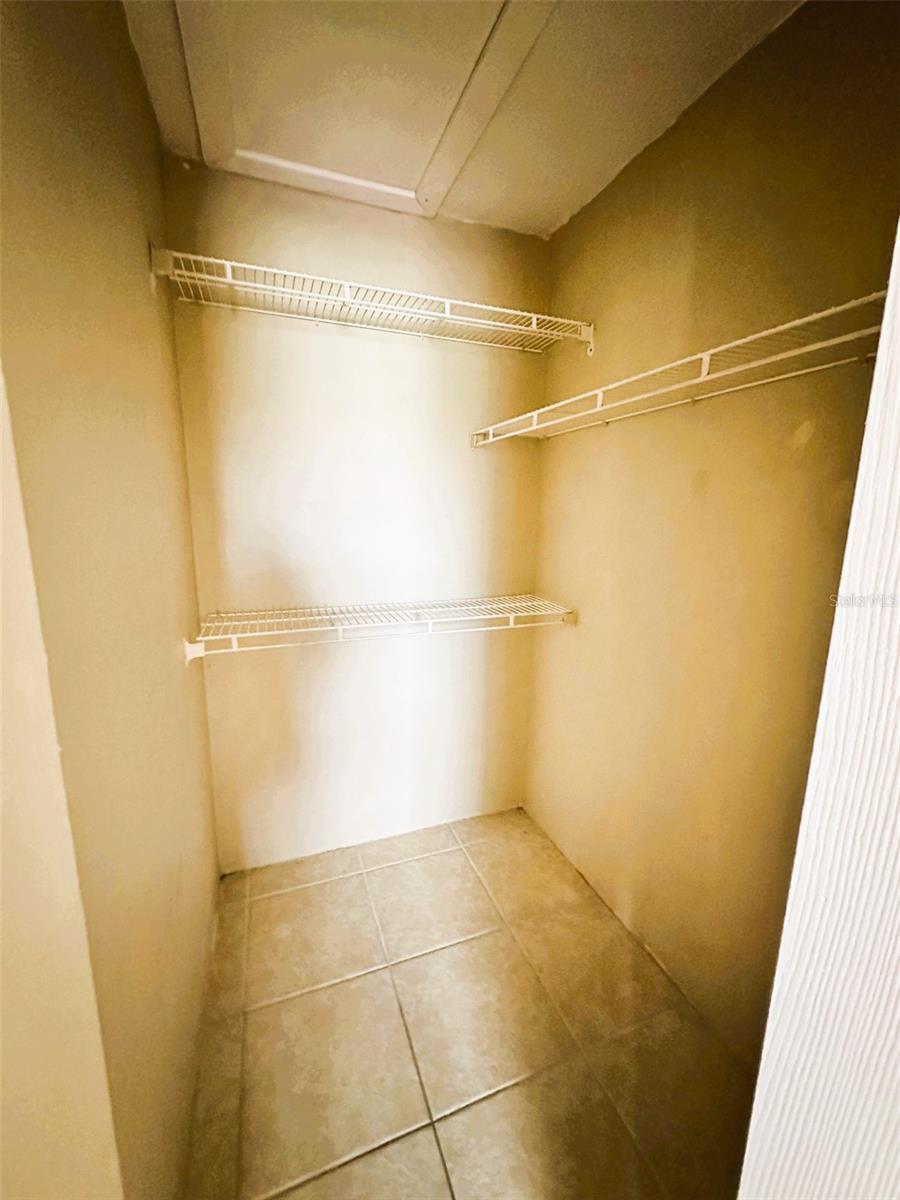 Image 15 of 16 For 4760 Walden Circle 5-31