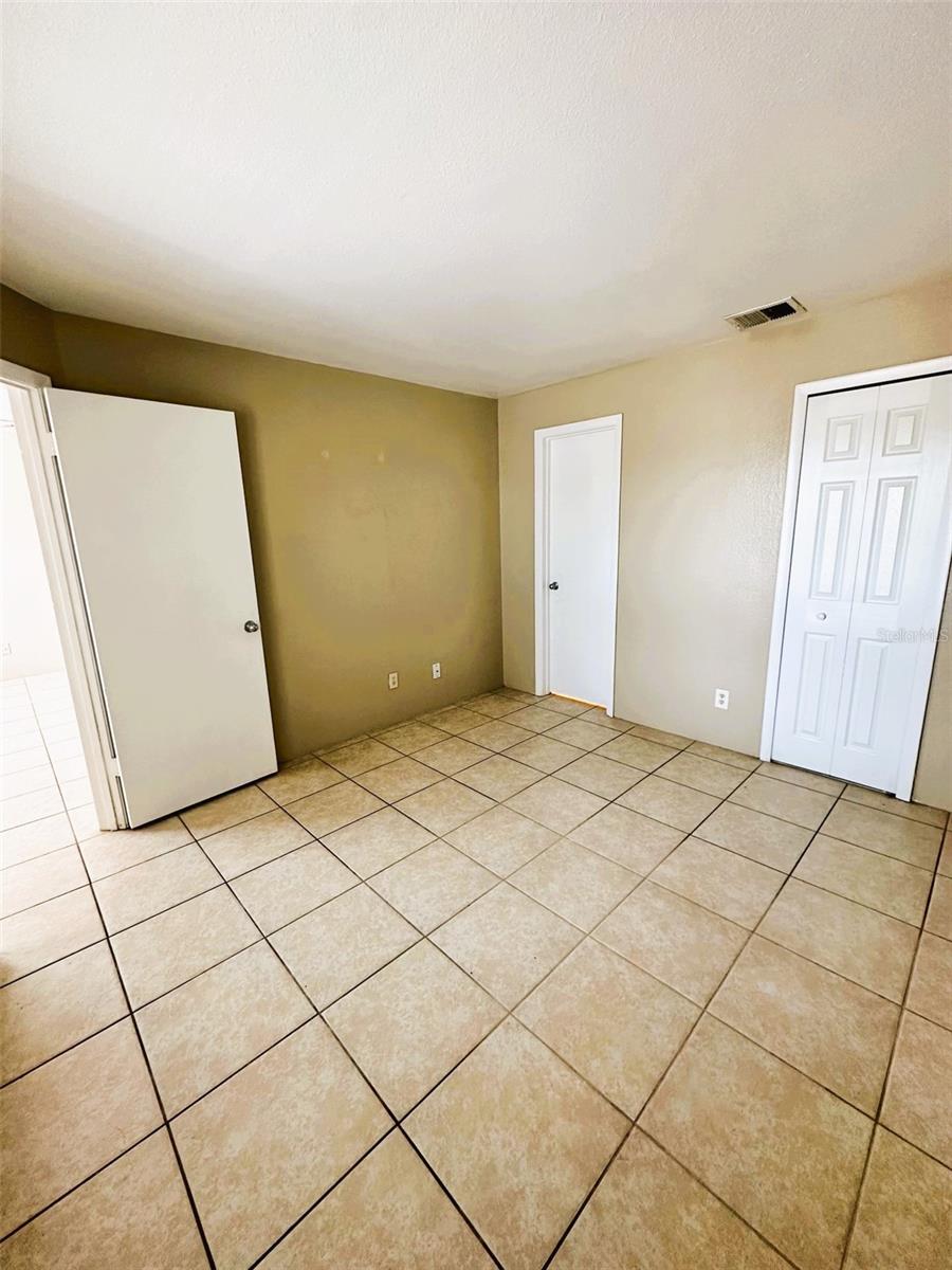 Image 9 of 16 For 4760 Walden Circle 5-31