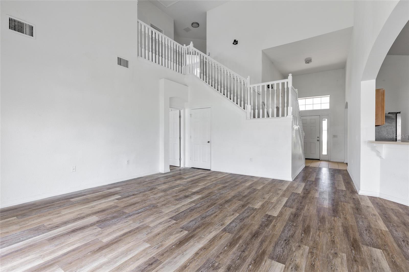 Image 11 of 28 For 308 Cimarron Court