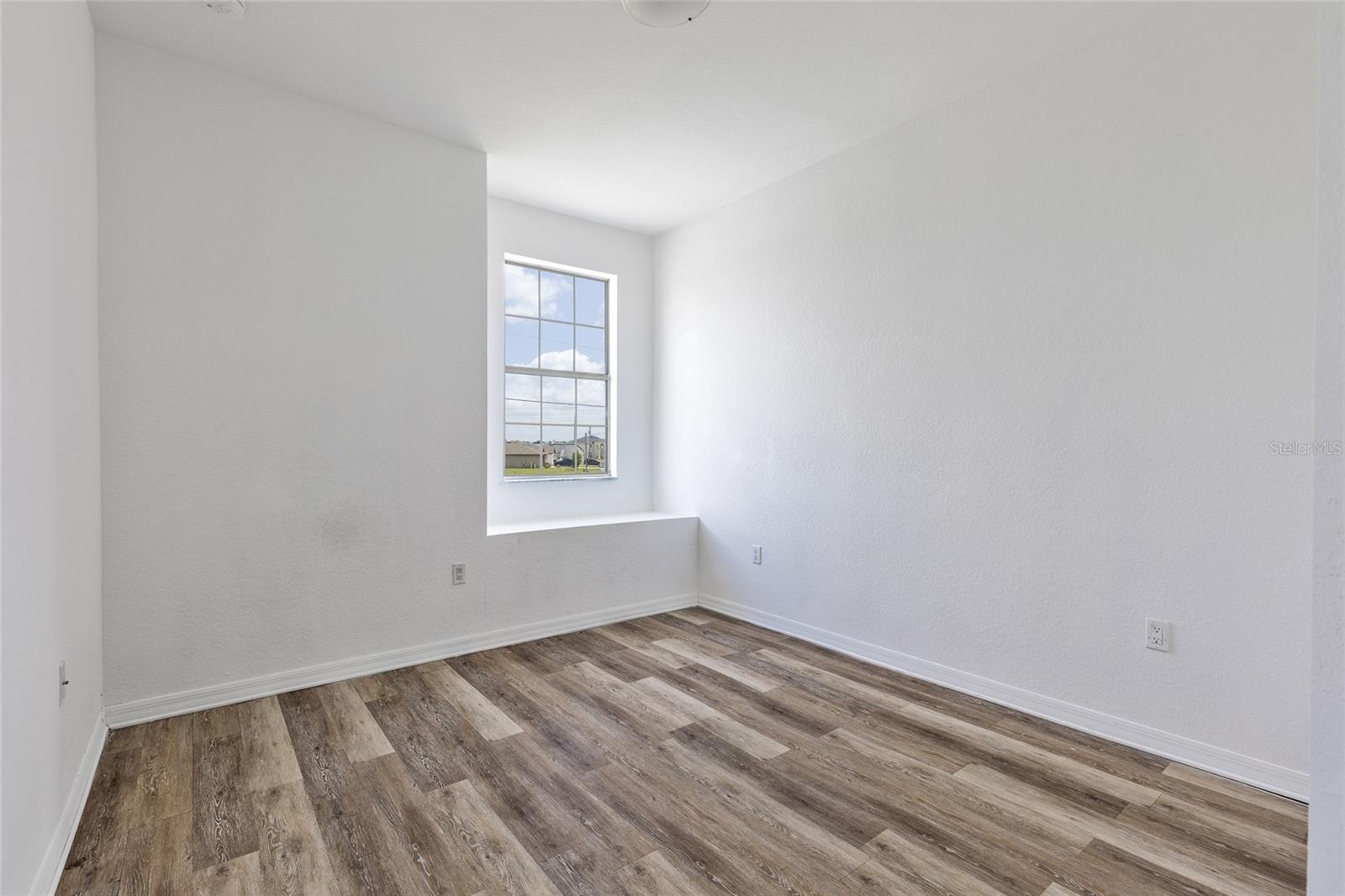 Image 24 of 28 For 308 Cimarron Court