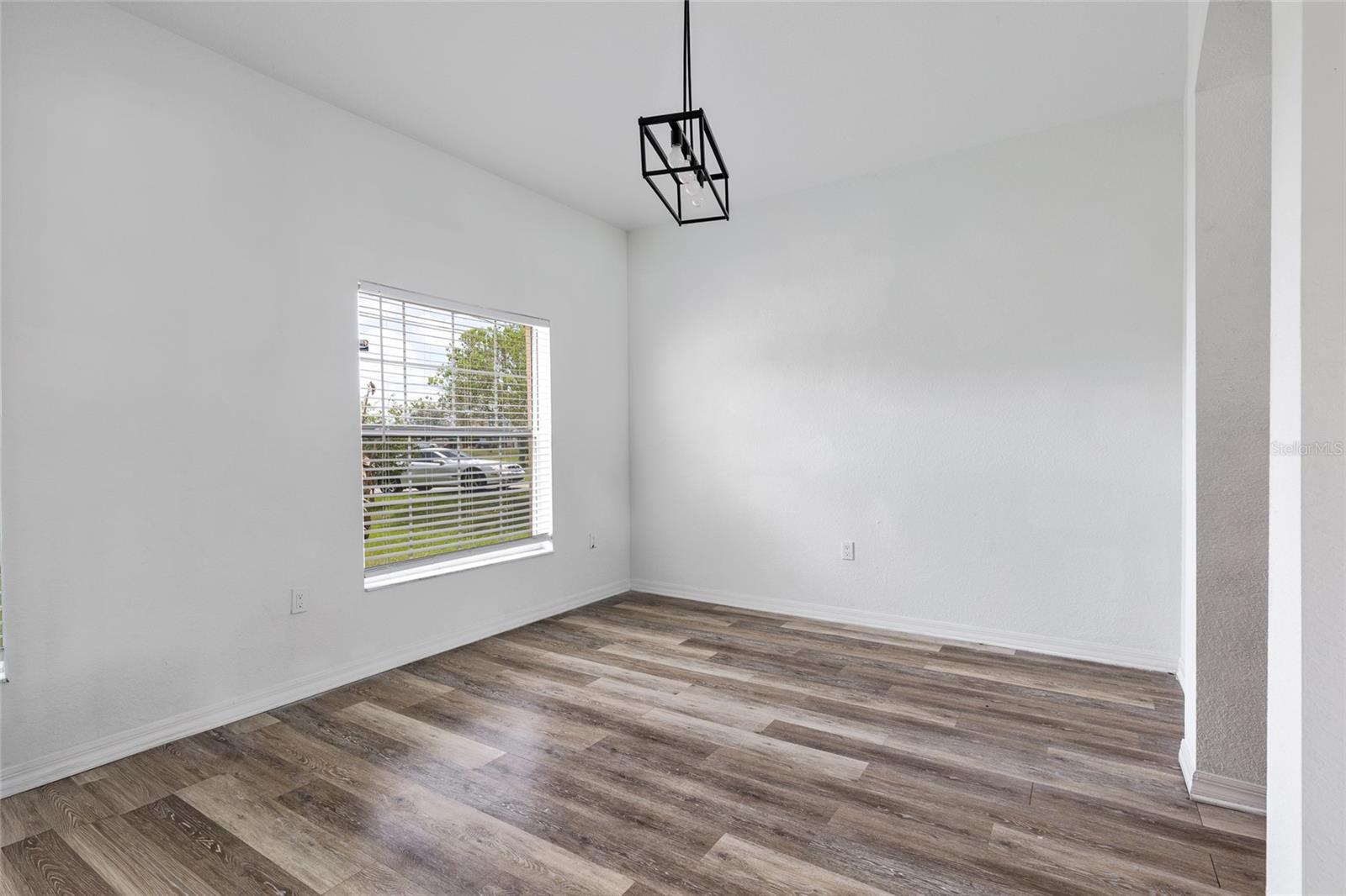 Image 4 of 28 For 308 Cimarron Court