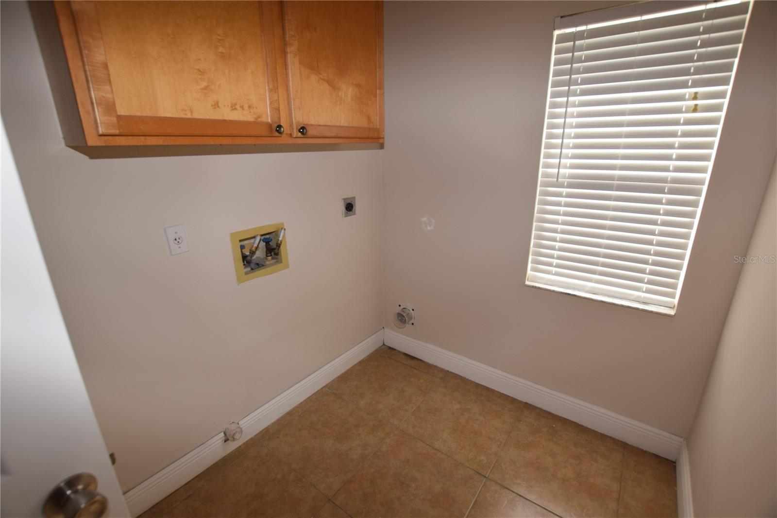 Image 14 of 24 For 6952 Knightswood Drive