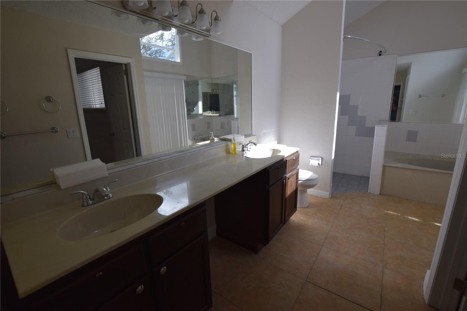 Image 17 of 24 For 6952 Knightswood Drive