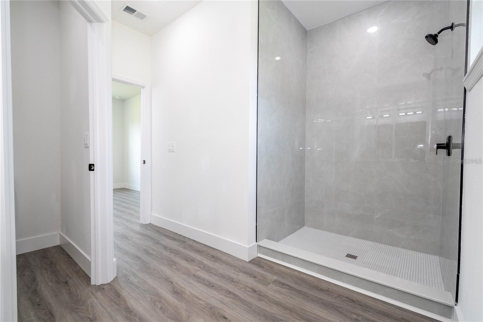 Image 17 of 35 For 6671 151st Loop