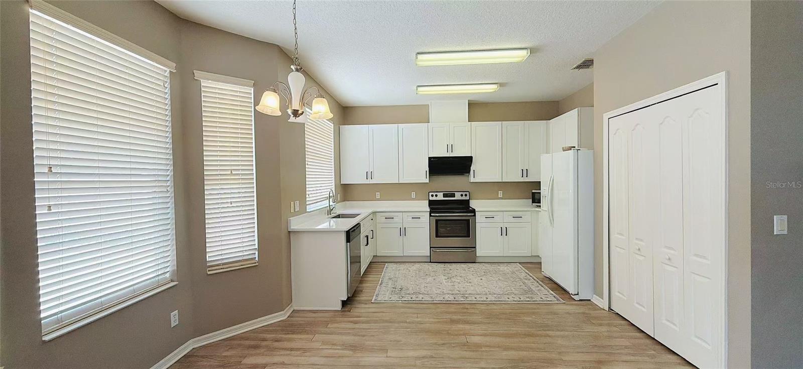 Image 10 of 43 For 13212 Social Lane