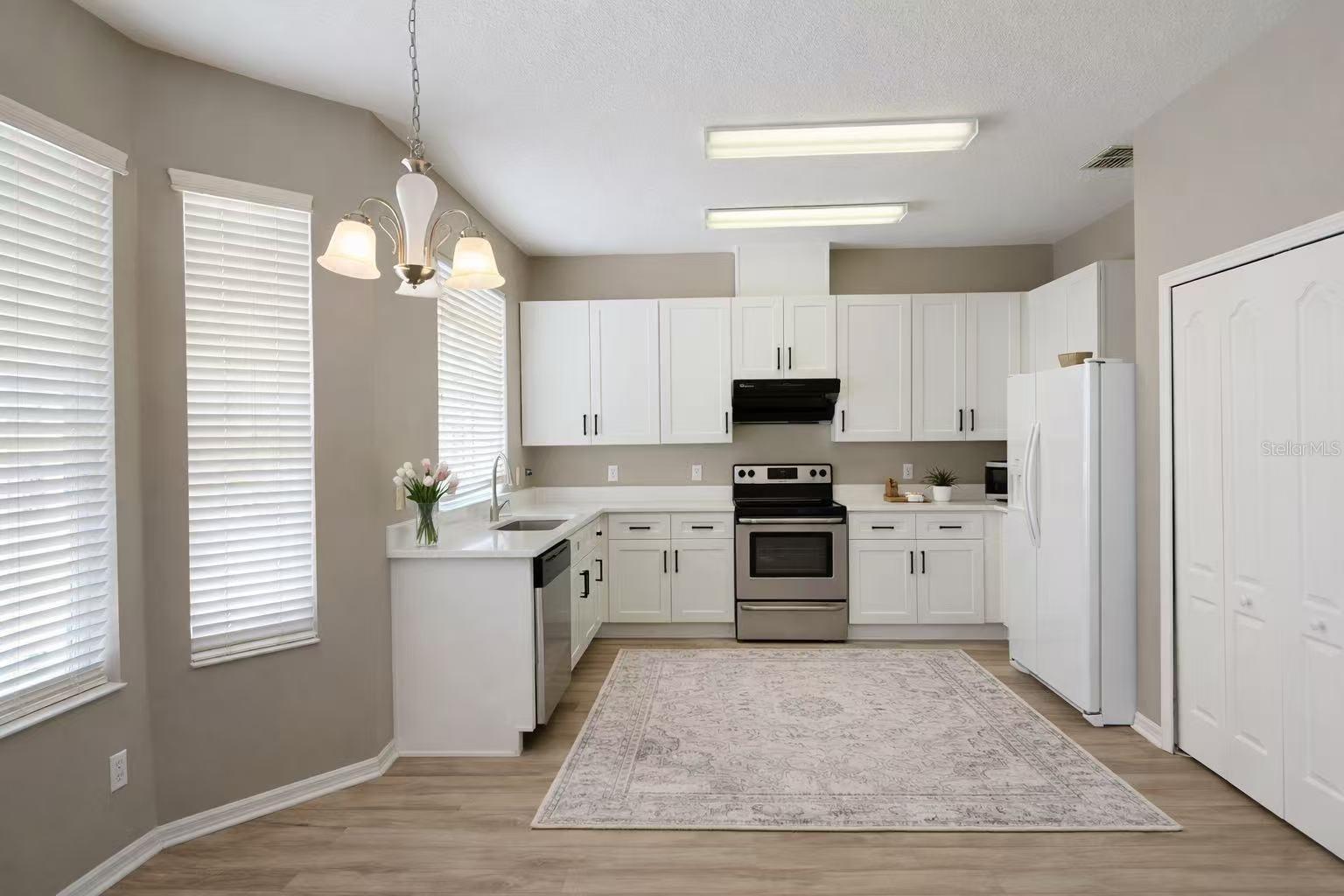 Image 11 of 43 For 13212 Social Lane