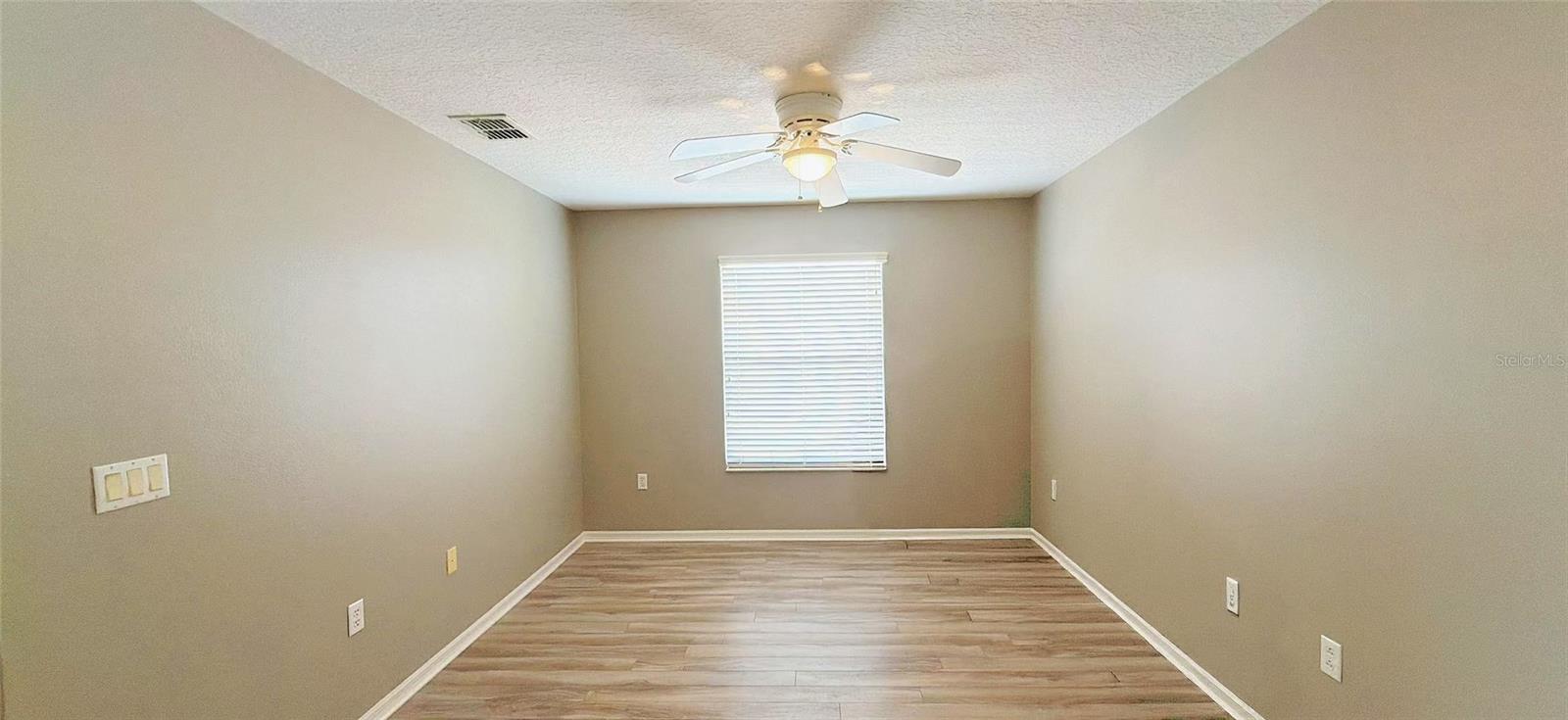 Image 17 of 43 For 13212 Social Lane