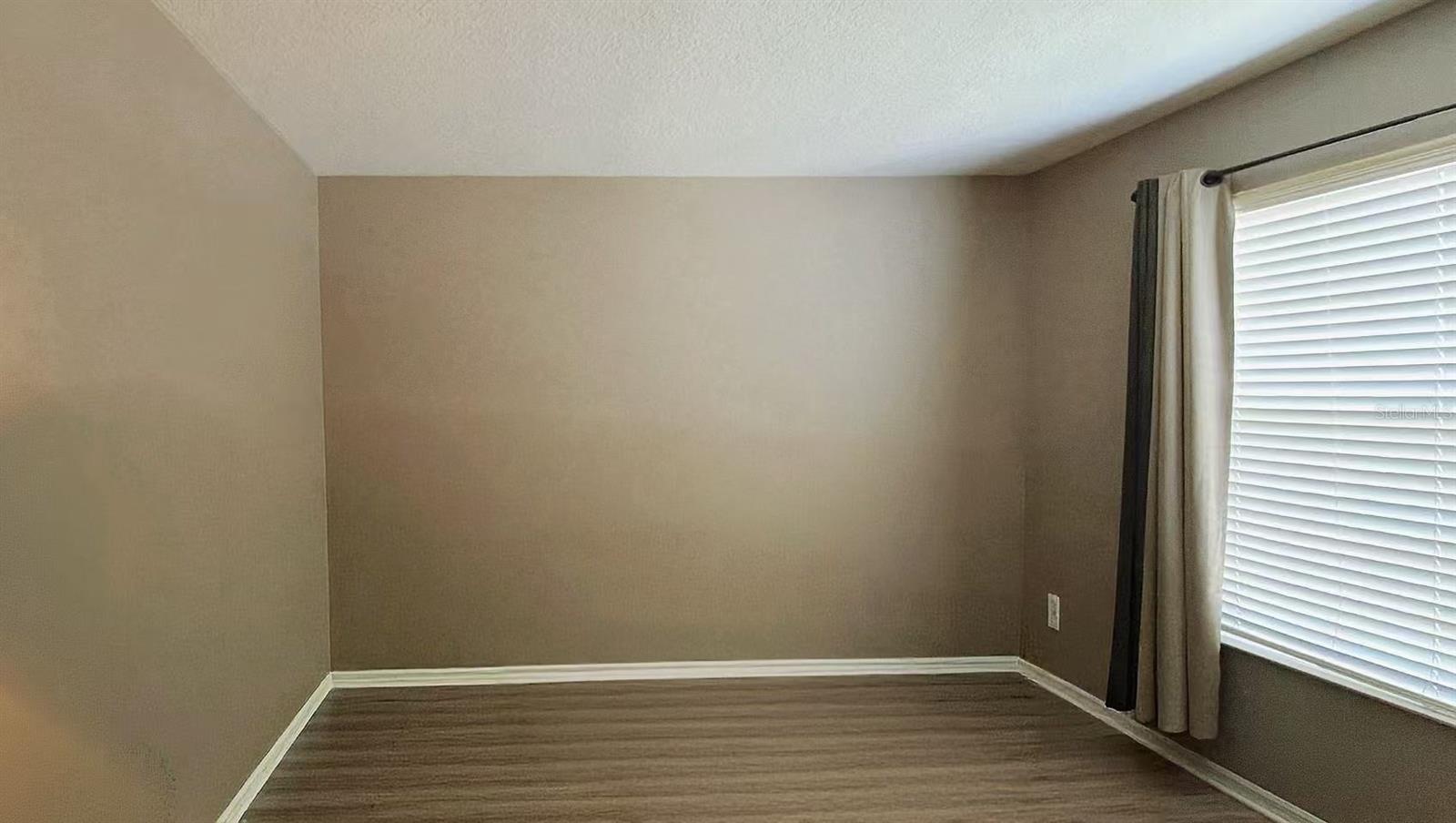 Image 30 of 43 For 13212 Social Lane