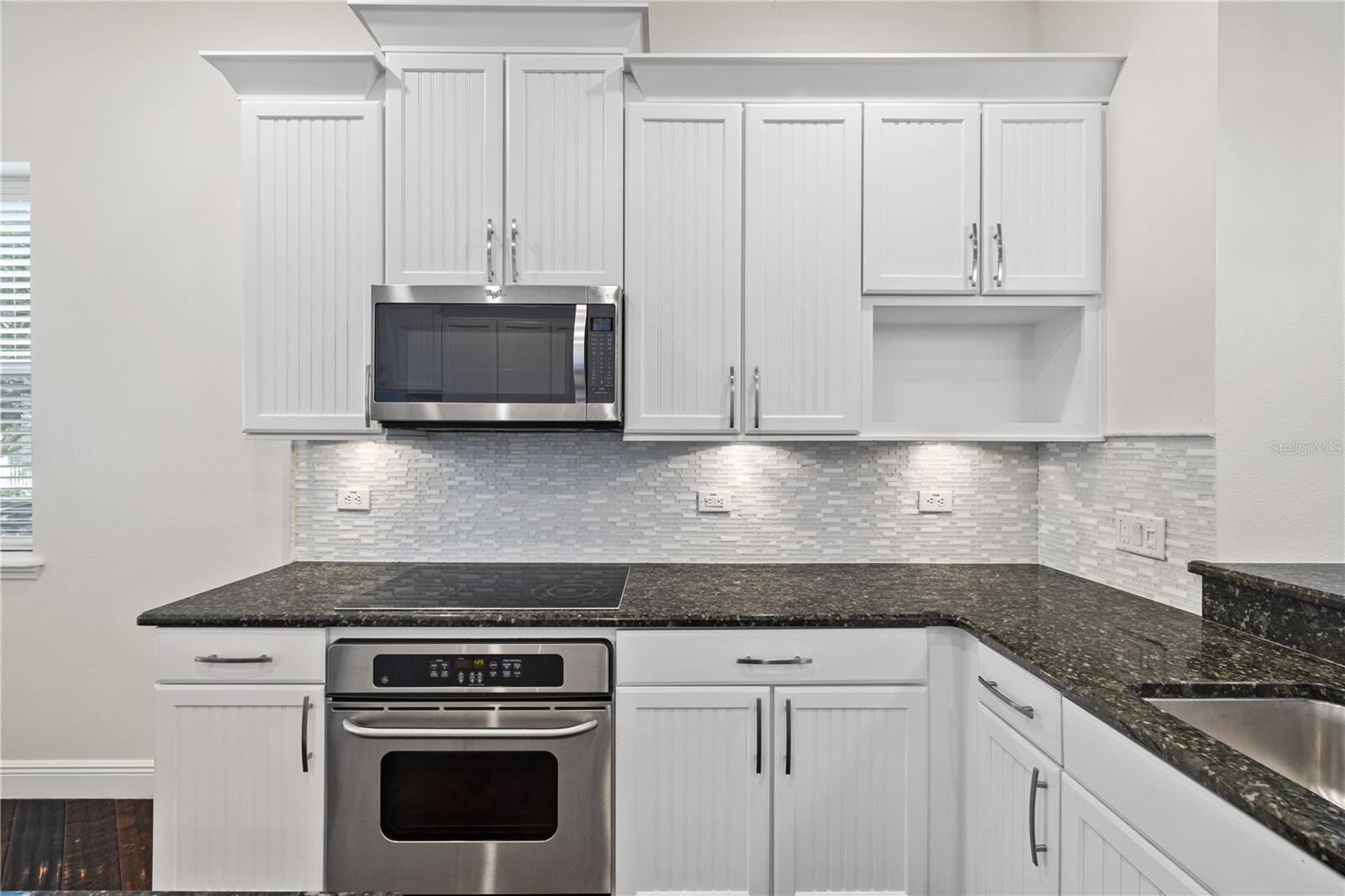 Listing photo id 14 for 5338 Ardsdale Lane