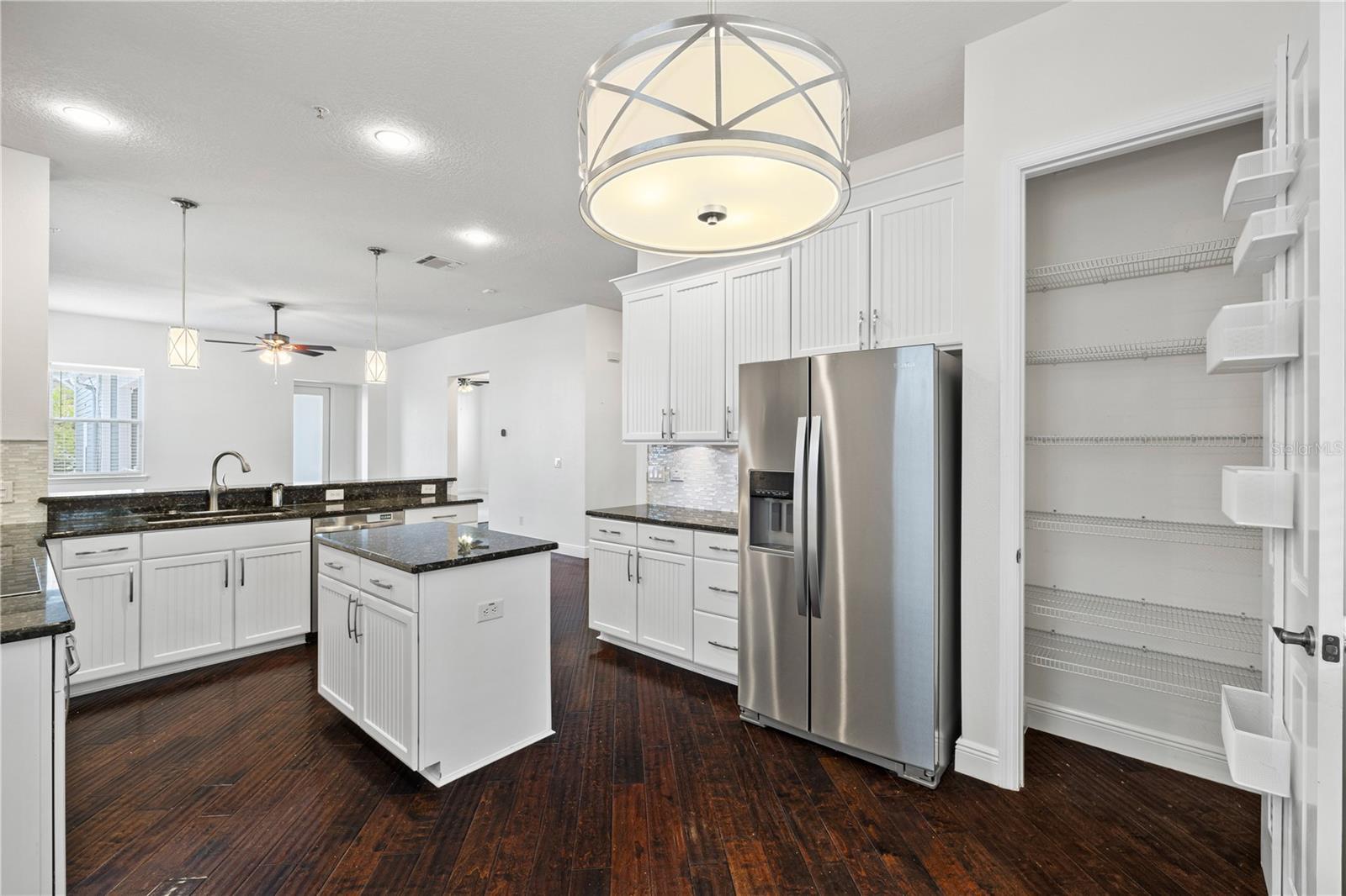 Listing photo id 16 for 5338 Ardsdale Lane
