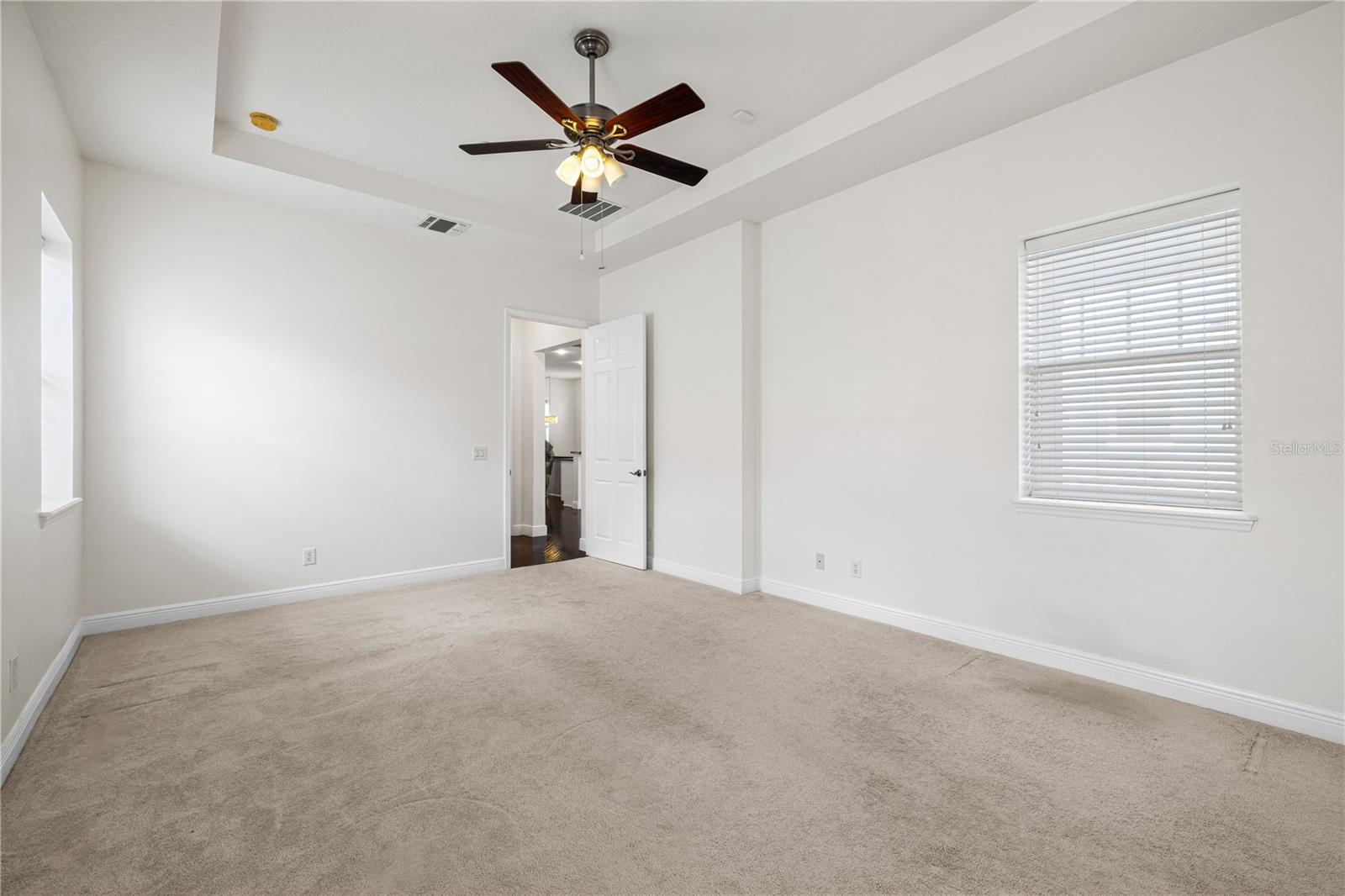 Listing photo id 38 for 5338 Ardsdale Lane