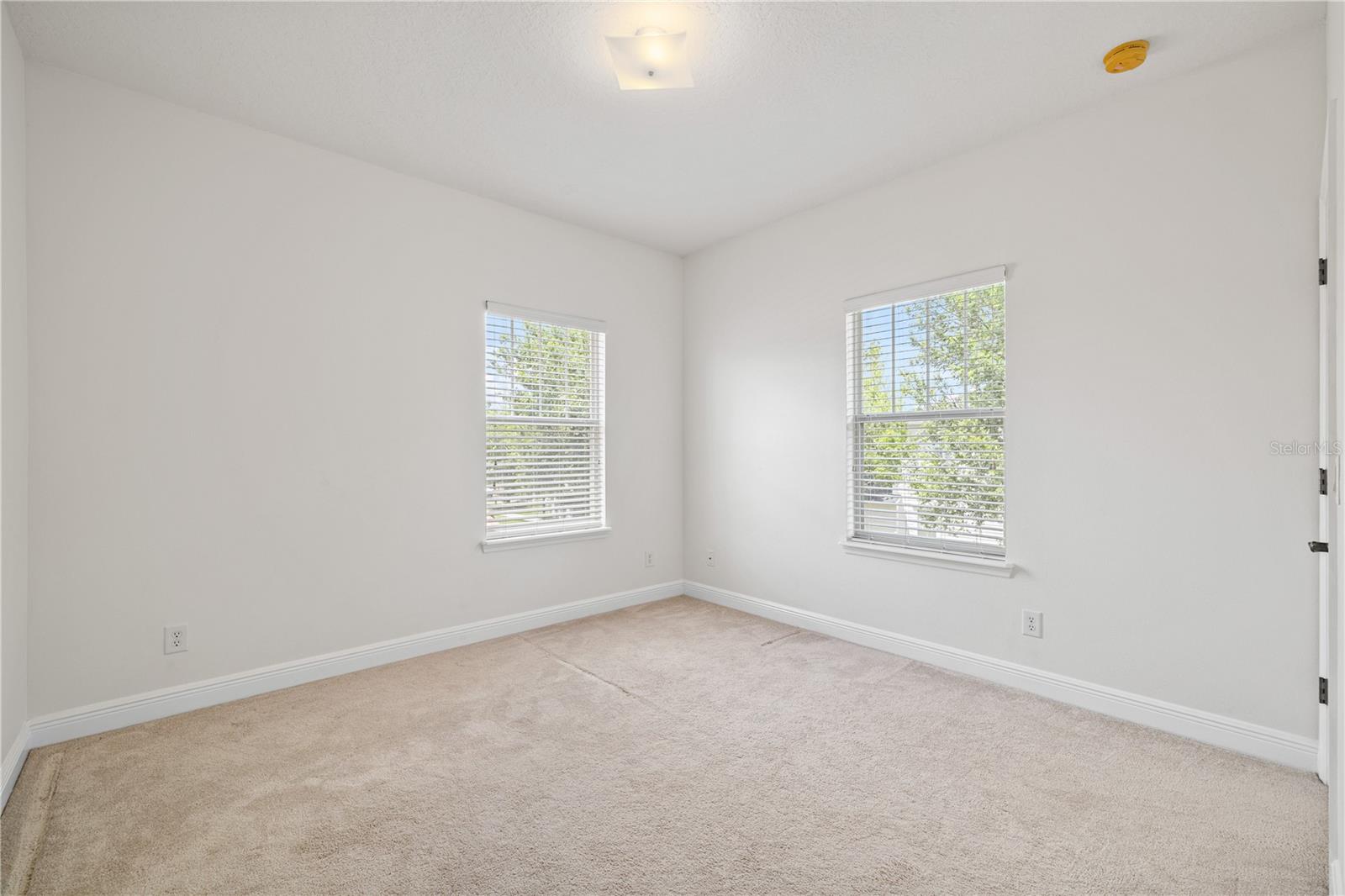 Listing photo id 48 for 5338 Ardsdale Lane