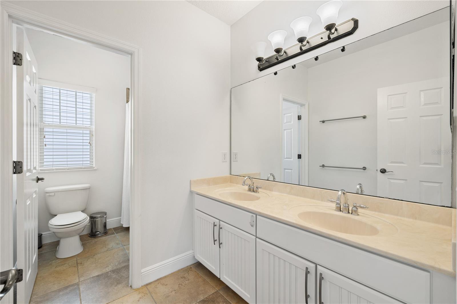Listing photo id 54 for 5338 Ardsdale Lane