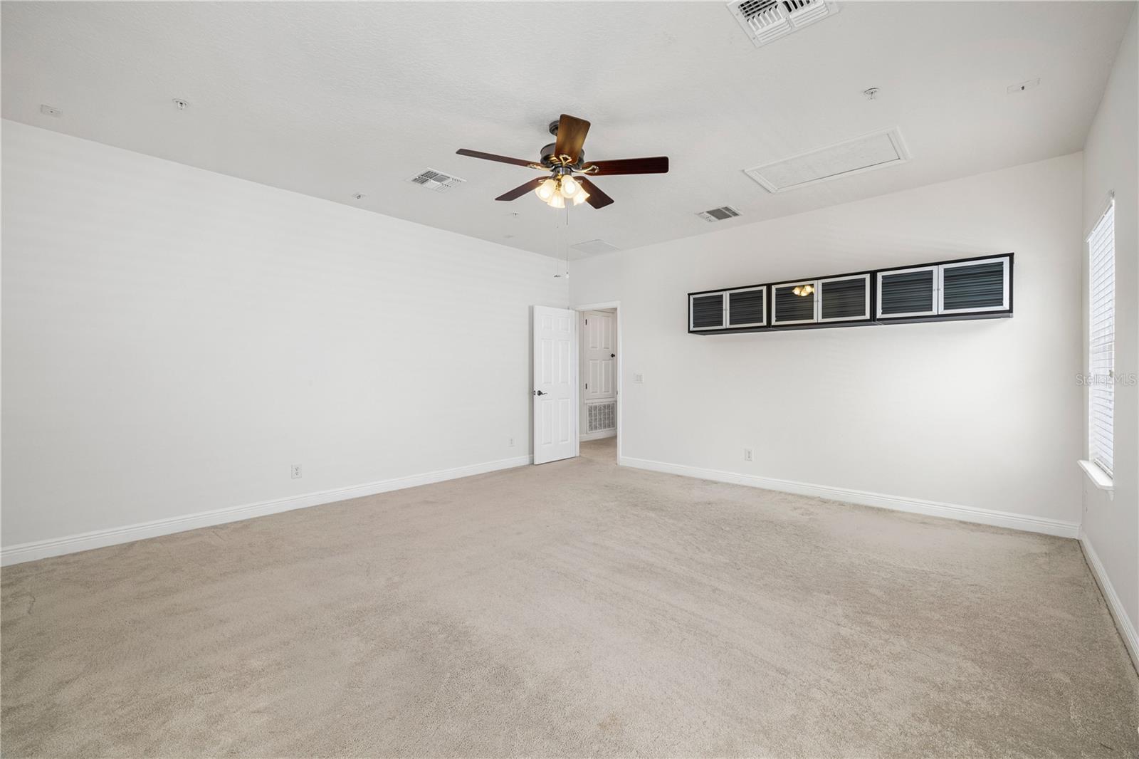 Listing photo id 57 for 5338 Ardsdale Lane