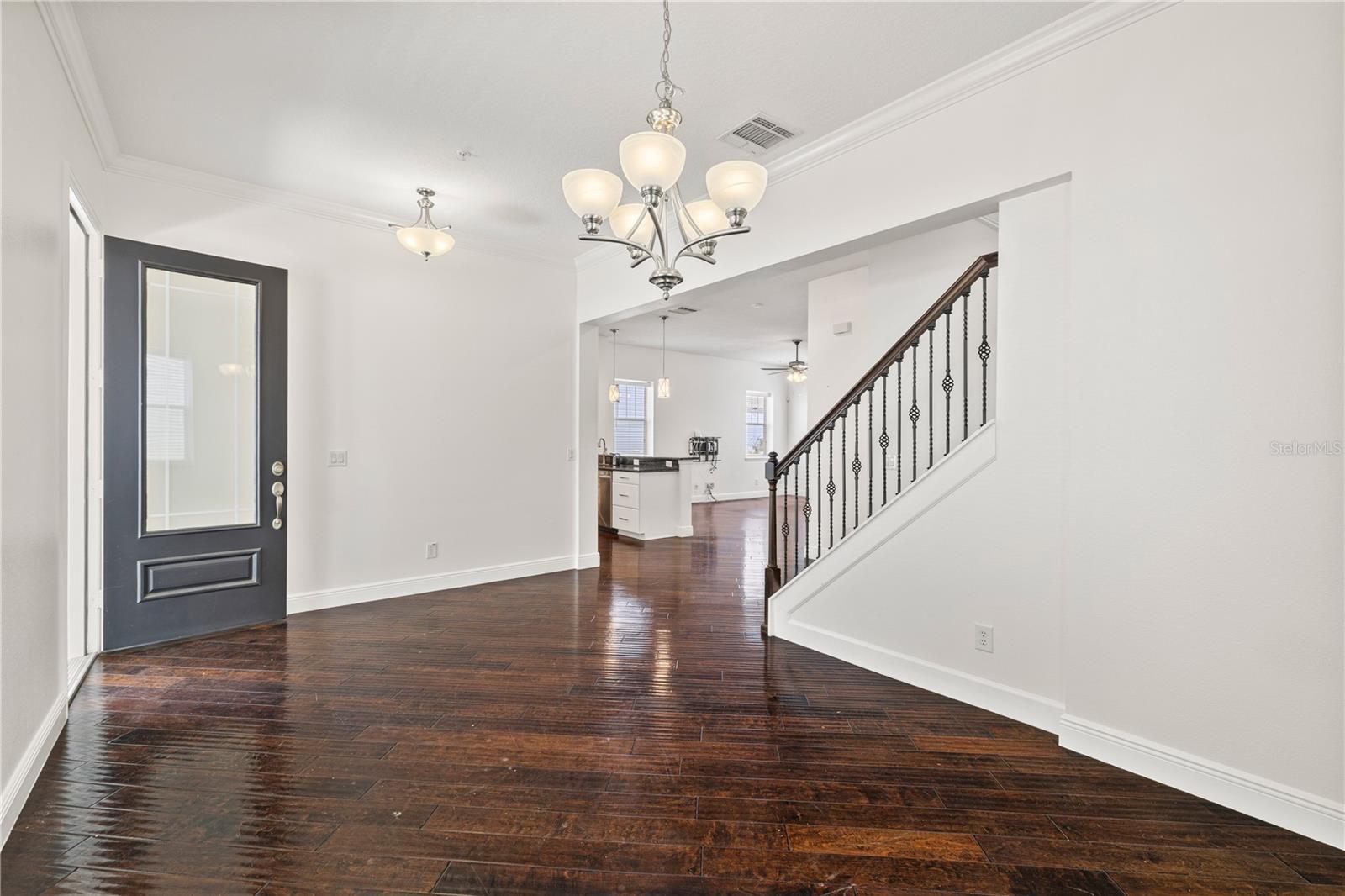 Listing photo id 6 for 5338 Ardsdale Lane