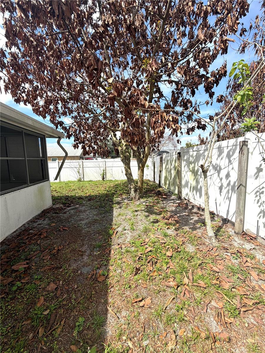 Image 16 of 19 For 9176 Fort Jefferson Boulevard