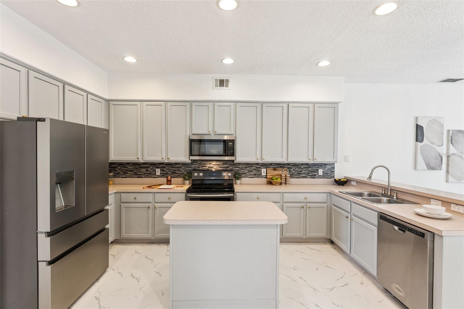 Image 19 of 52 For 2205 Wintermere Pointe Drive