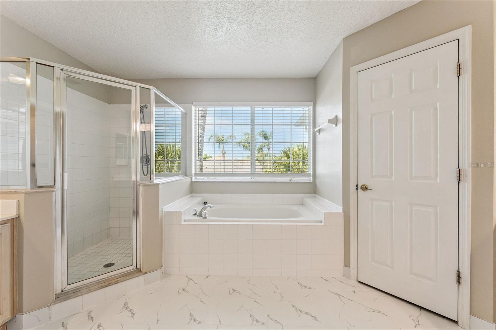 Image 33 of 52 For 2205 Wintermere Pointe Drive