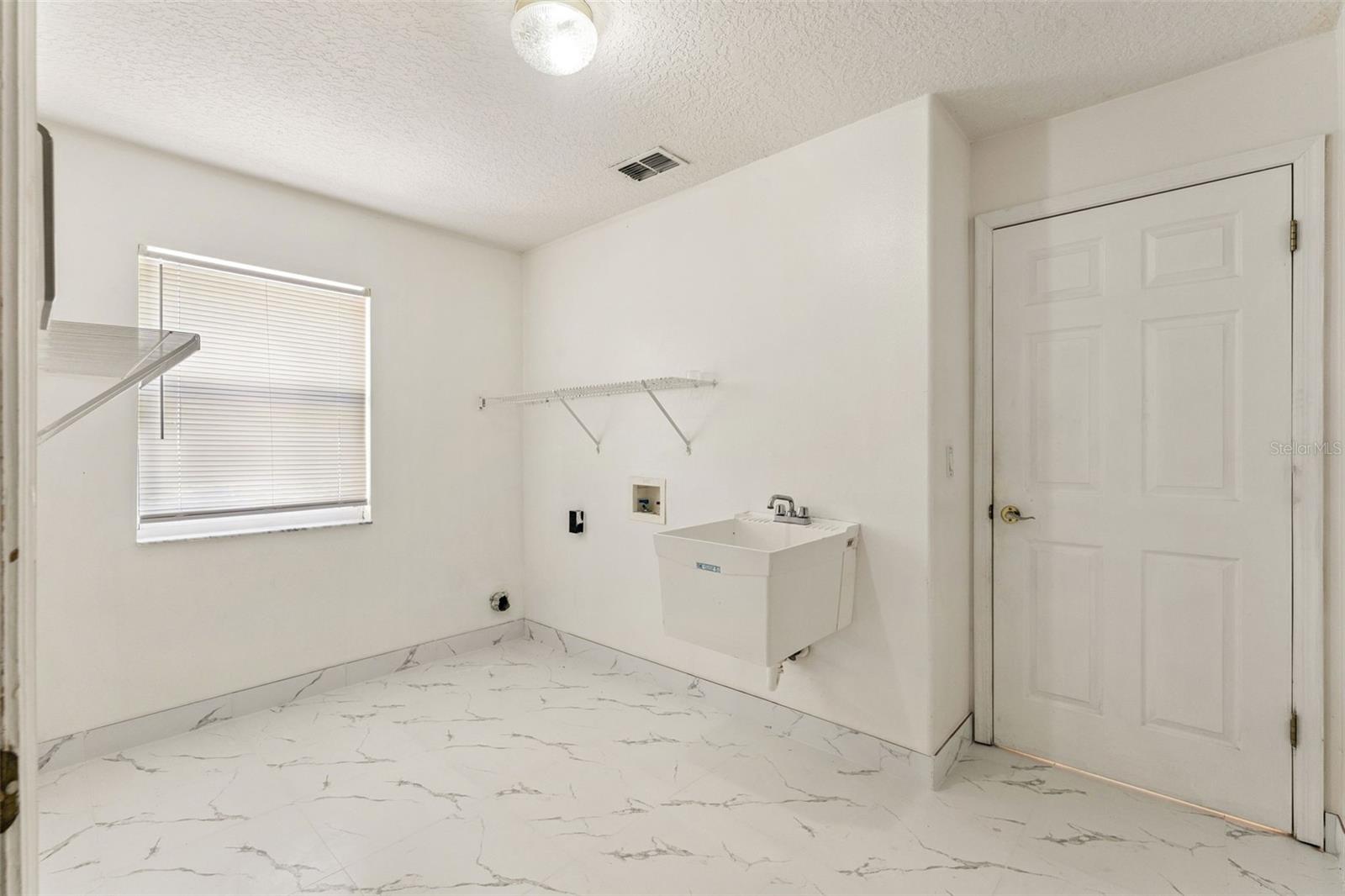 Image 42 of 52 For 2205 Wintermere Pointe Drive