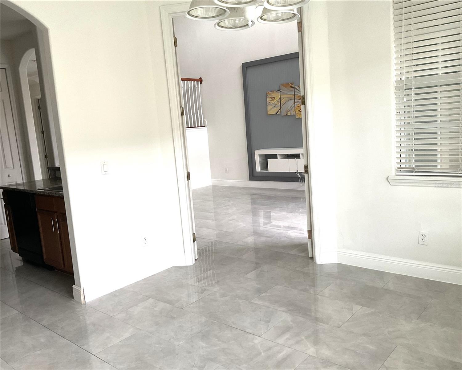 Image 7 of 18 For 10134 Willow Grove Court