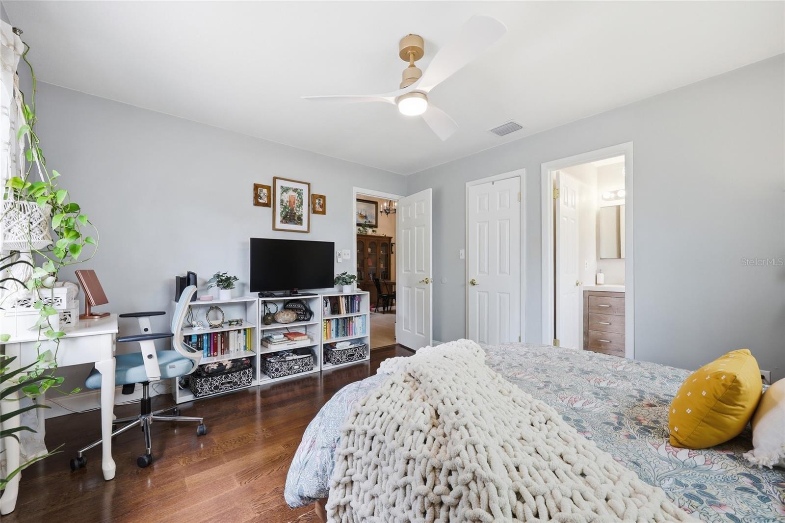 Image 11 of 18 For 993 Wildflower Way