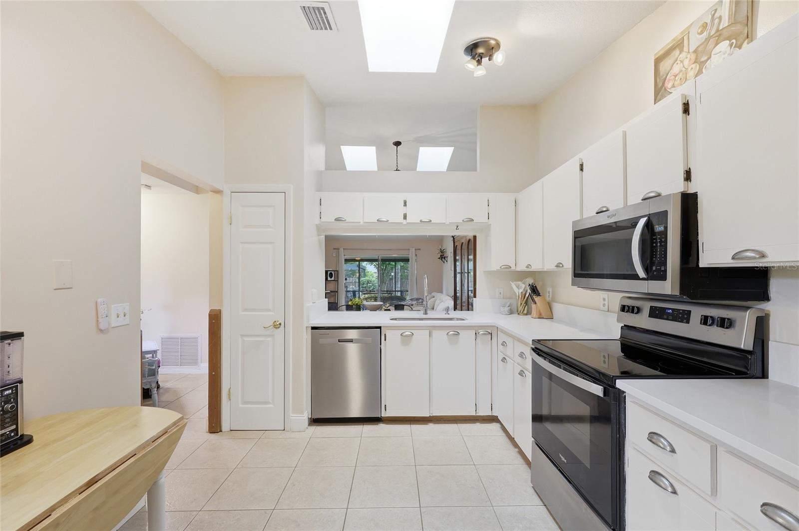 Image 6 of 18 For 993 Wildflower Way