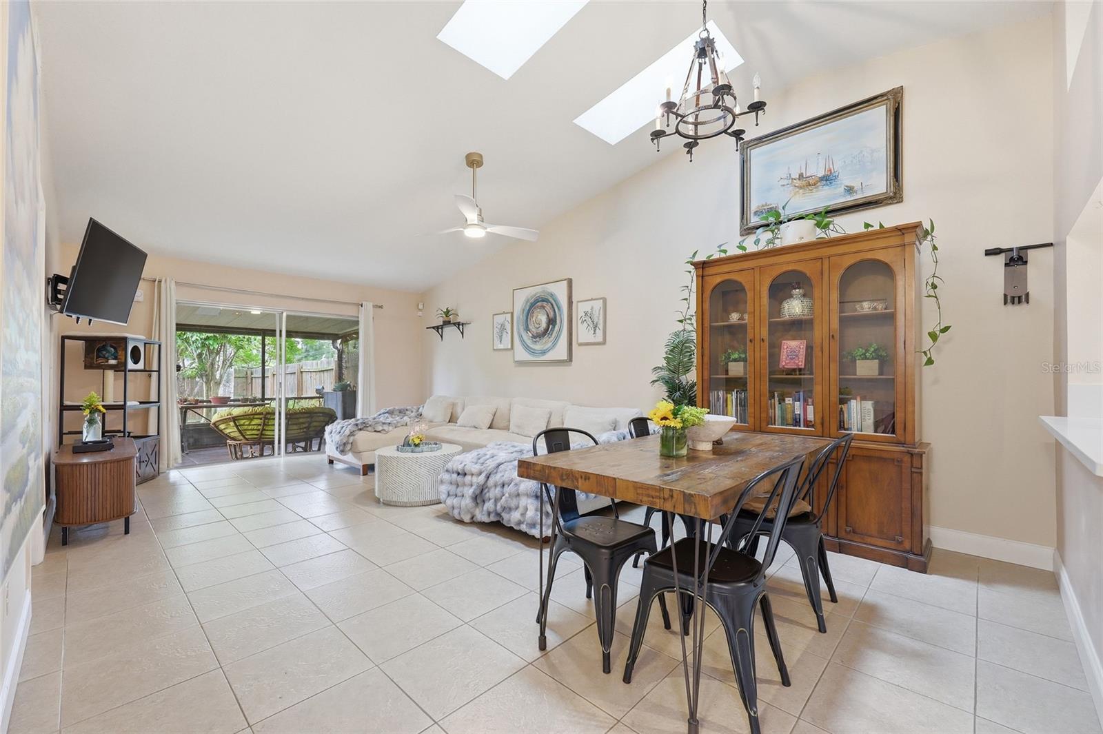 Image 9 of 18 For 993 Wildflower Way