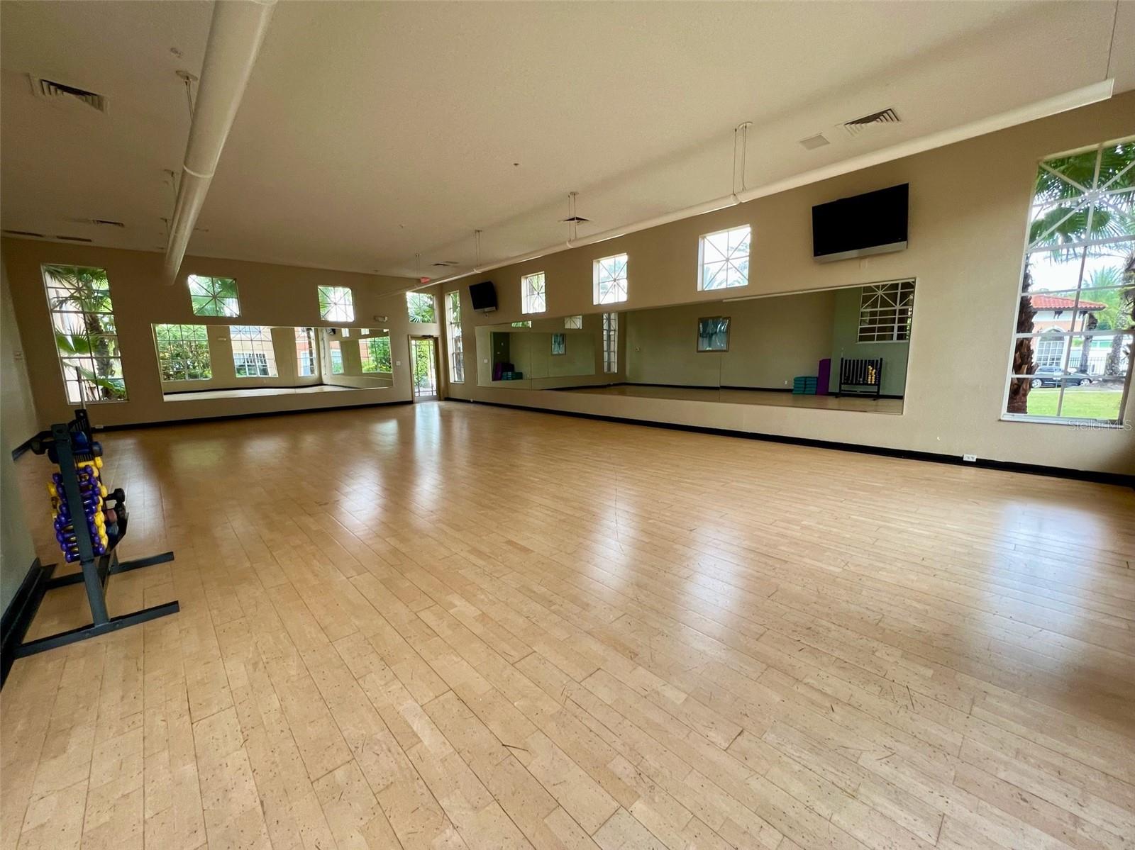 Image 21 of 22 For 5578 Metrowest Boulevard 1-302