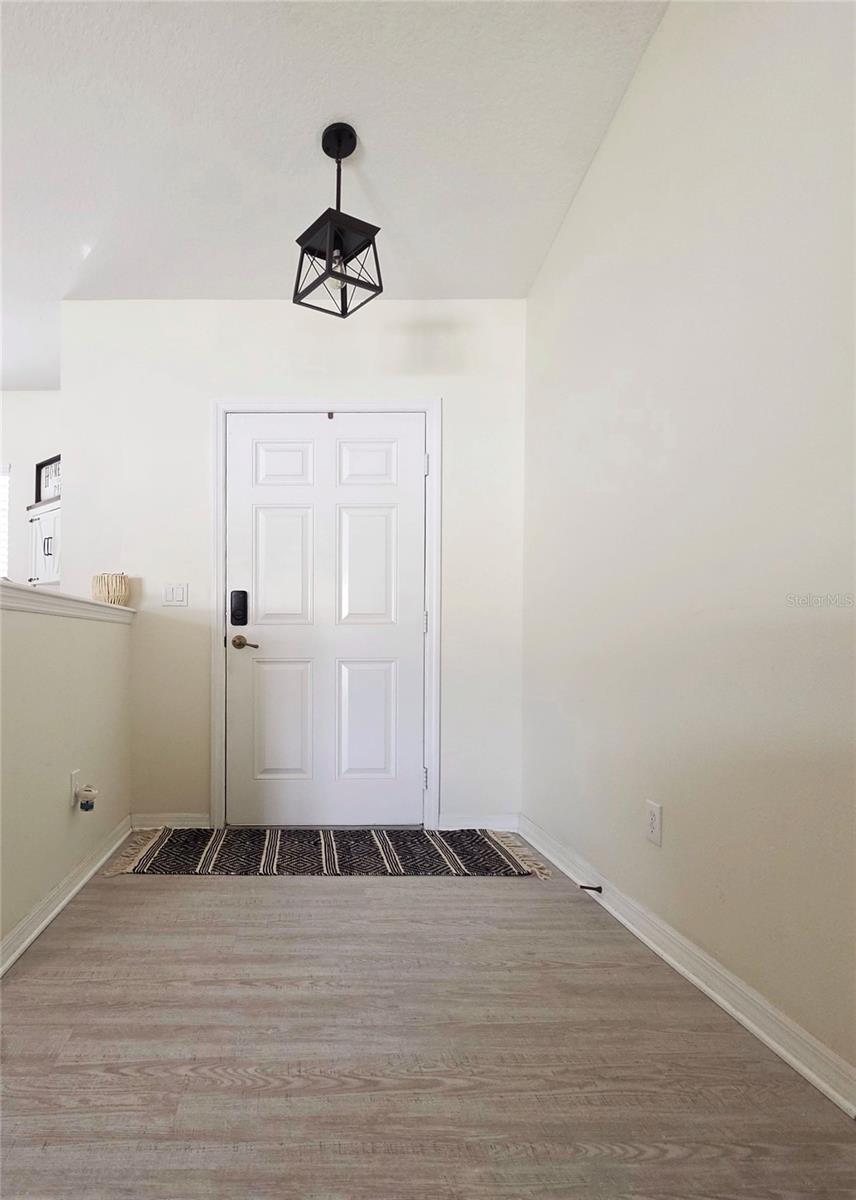 Image 4 of 21 For 16075 16th Terrace