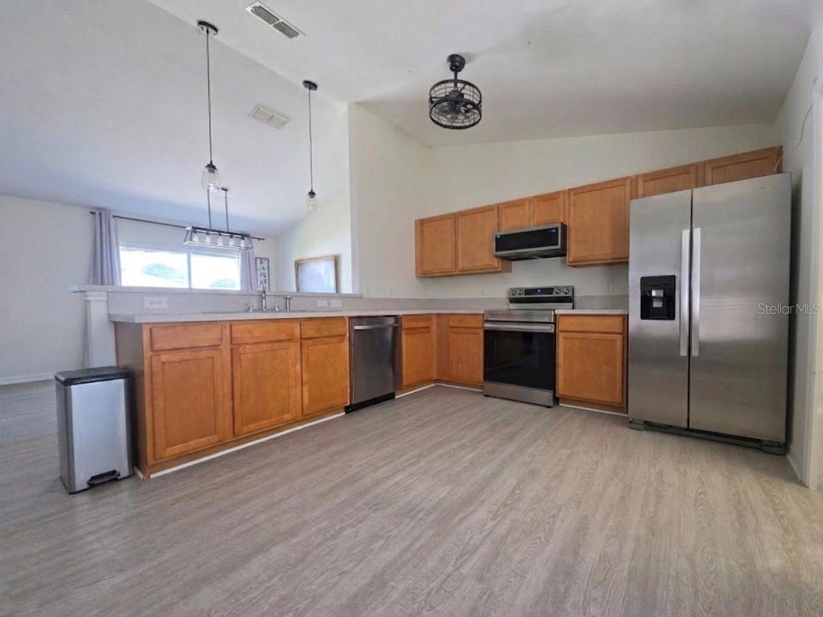 Image 5 of 21 For 16075 16th Terrace