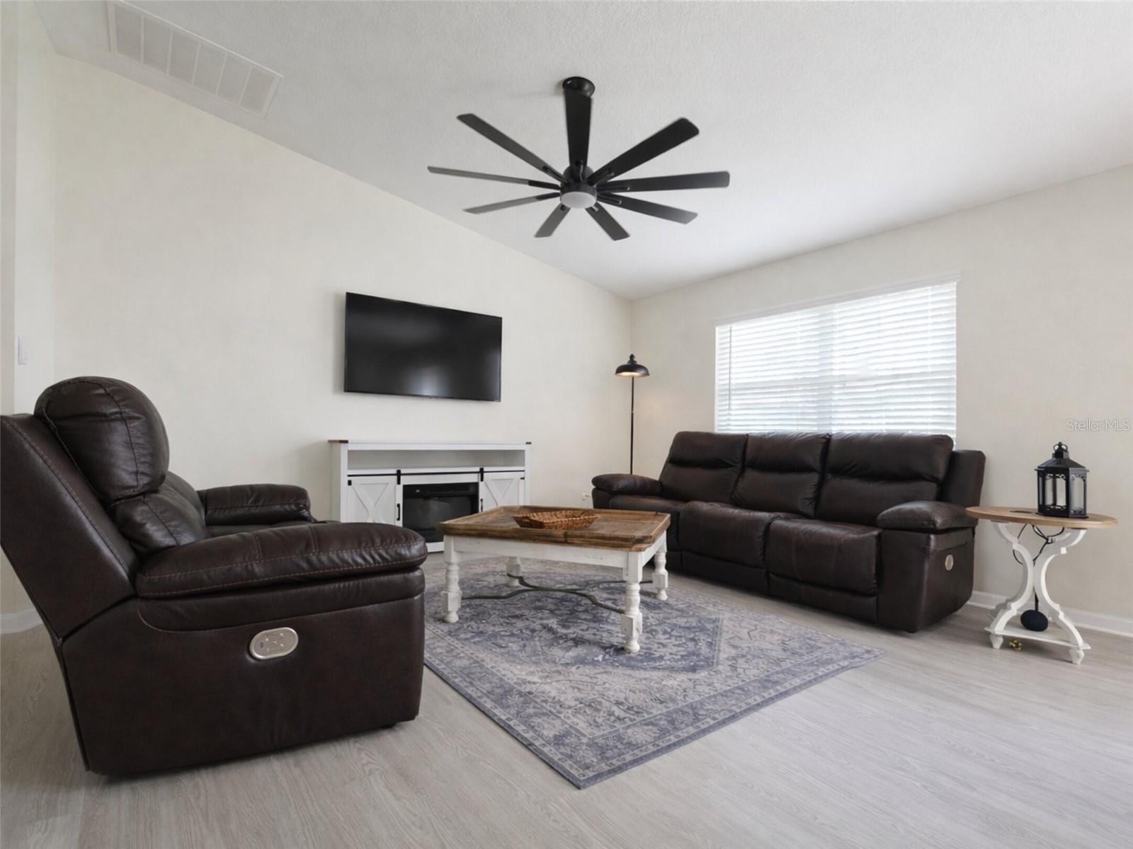 Image 9 of 21 For 16075 16th Terrace