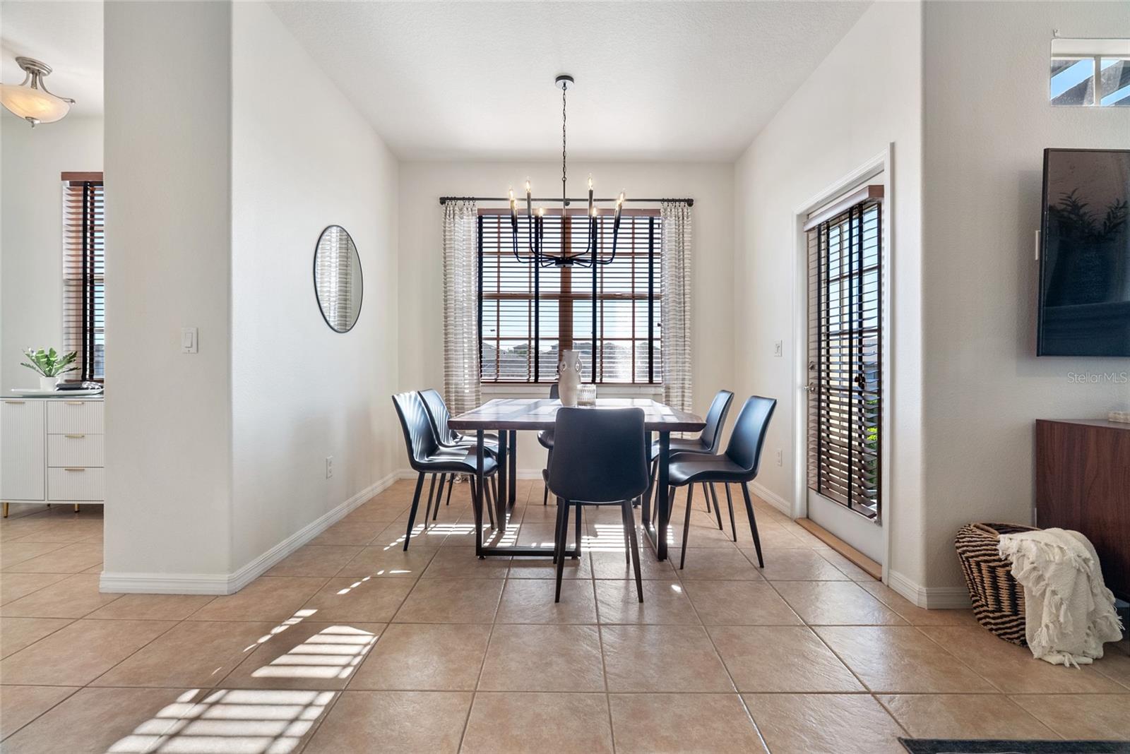 Image 13 of 39 For 13415 Fountainbleau Drive 5-6