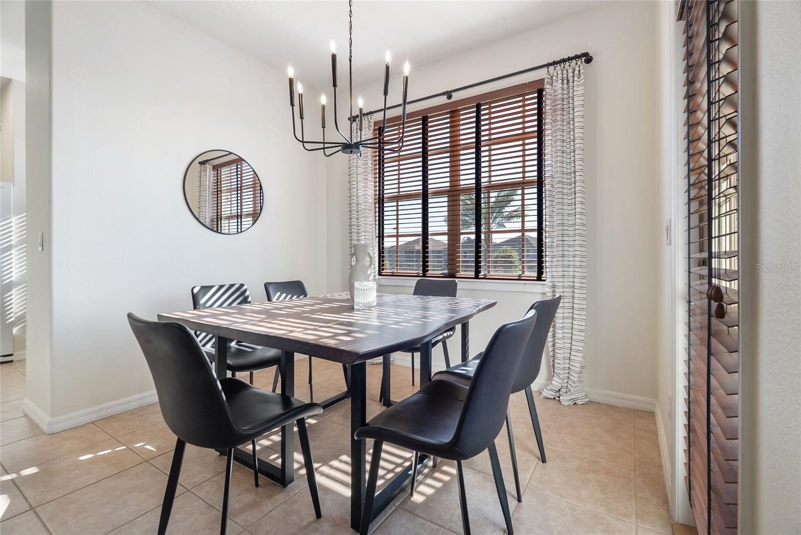 Image 14 of 39 For 13415 Fountainbleau Drive 5-6