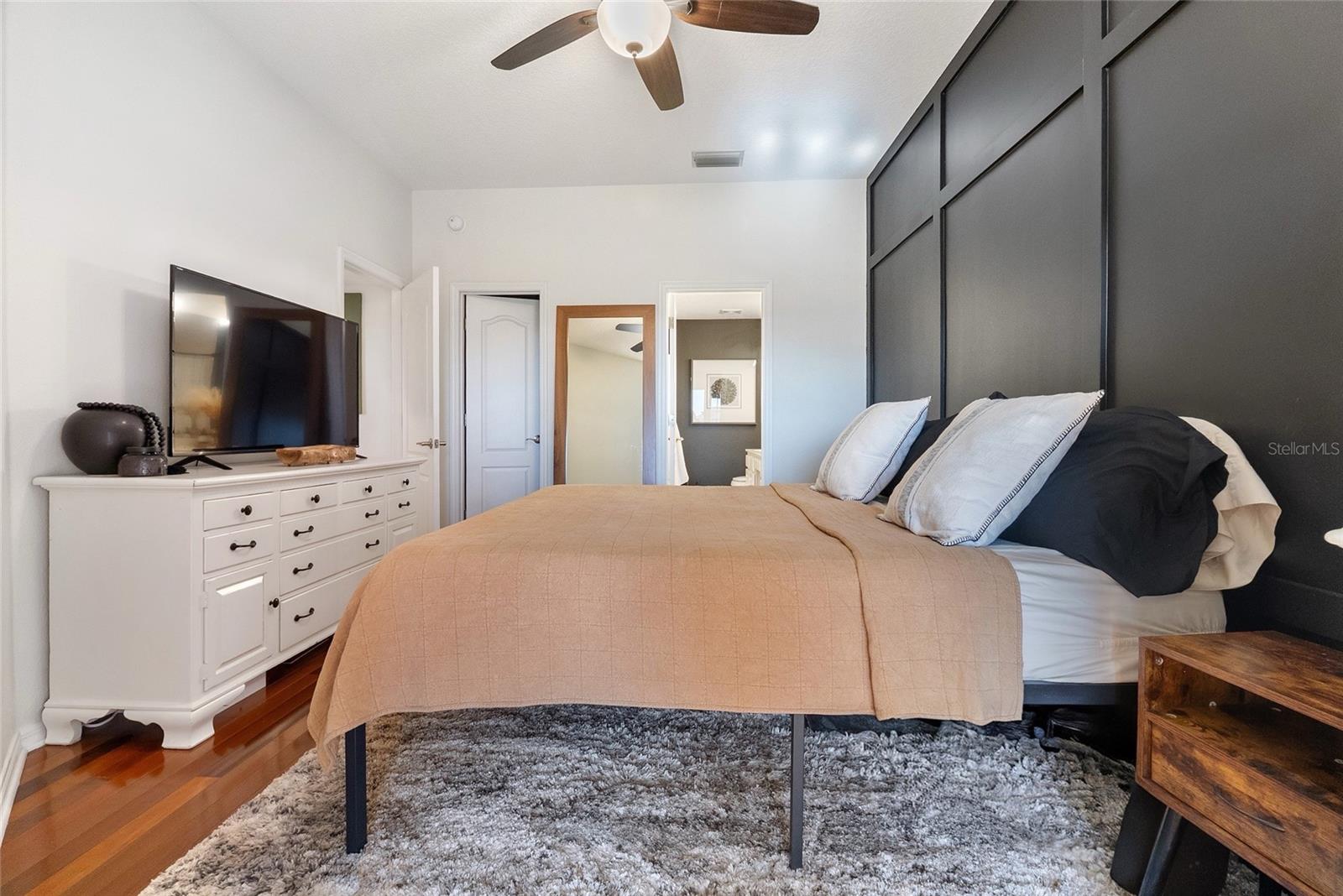 Image 18 of 39 For 13415 Fountainbleau Drive 5-6