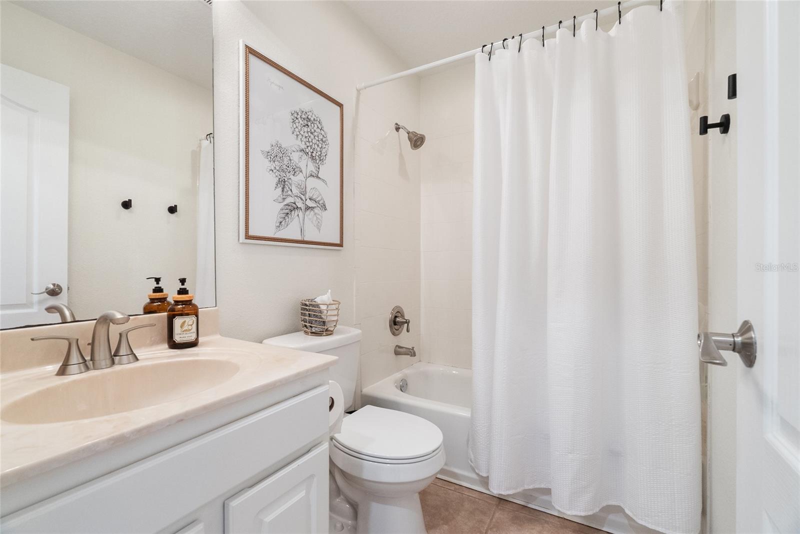 Image 27 of 39 For 13415 Fountainbleau Drive 5-6