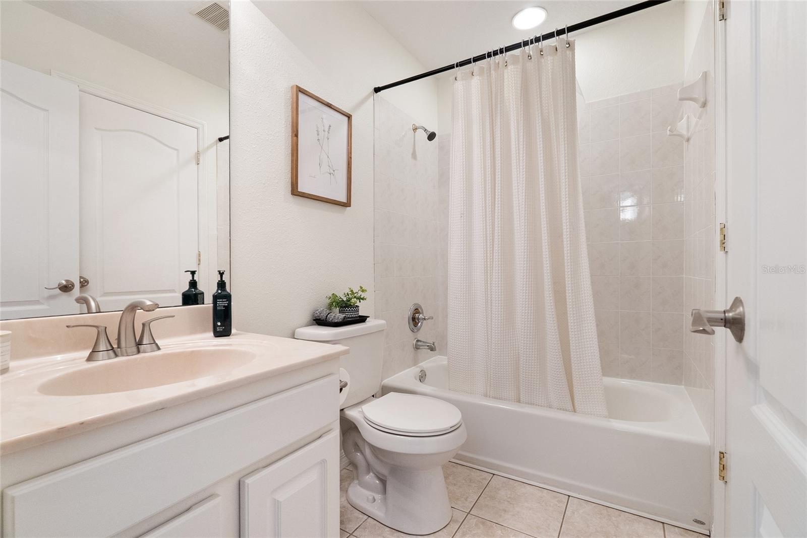 Image 30 of 39 For 13415 Fountainbleau Drive 5-6