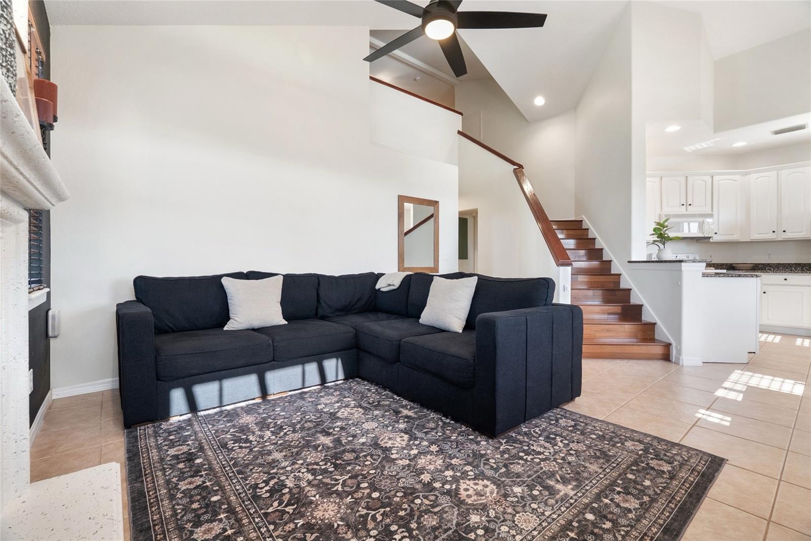 Image 6 of 39 For 13415 Fountainbleau Drive 5-6