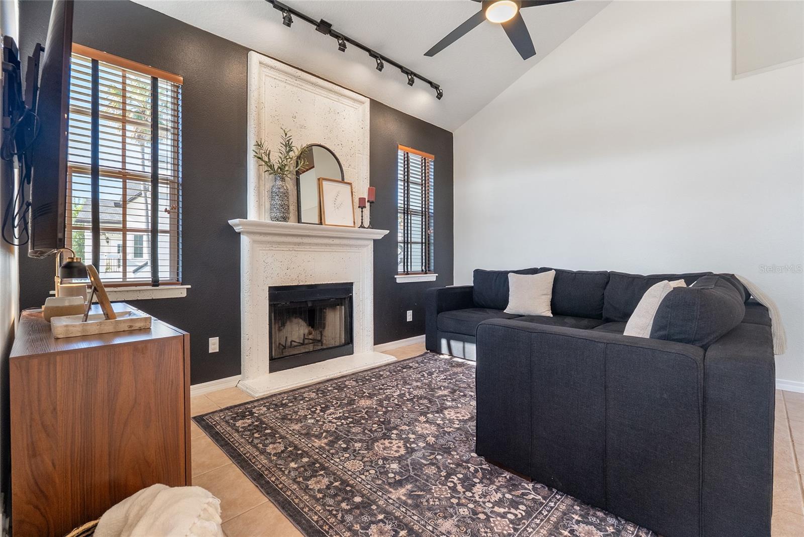 Image 7 of 39 For 13415 Fountainbleau Drive 5-6