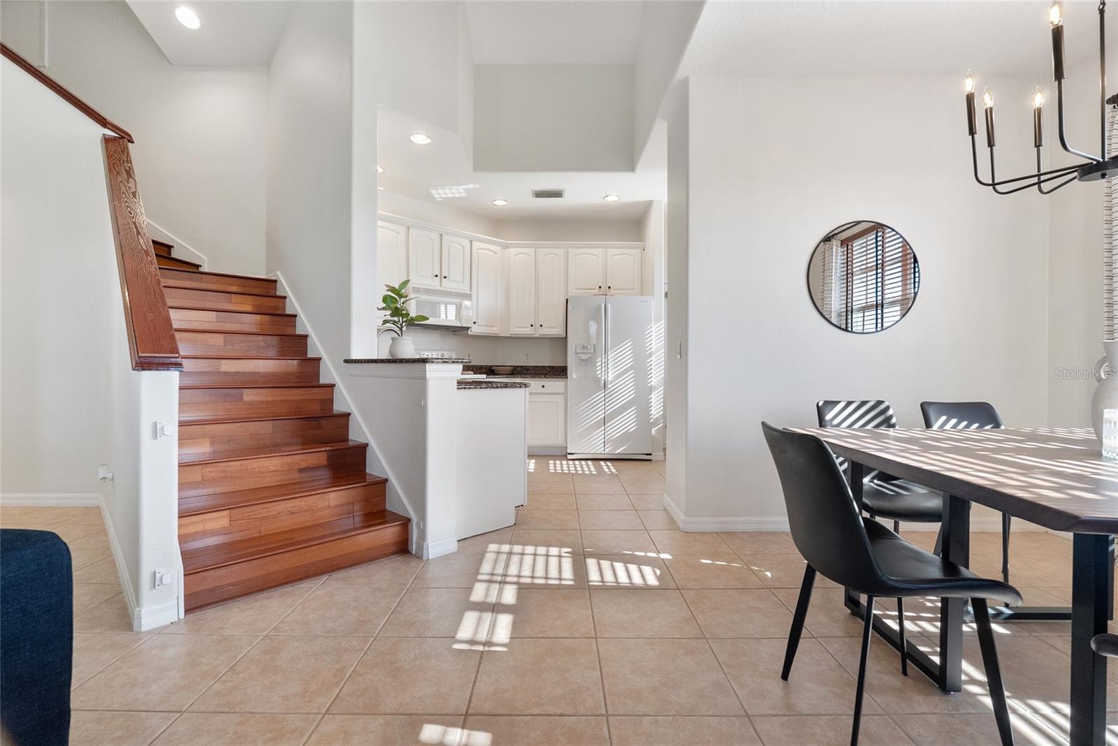 Image 9 of 39 For 13415 Fountainbleau Drive 5-6