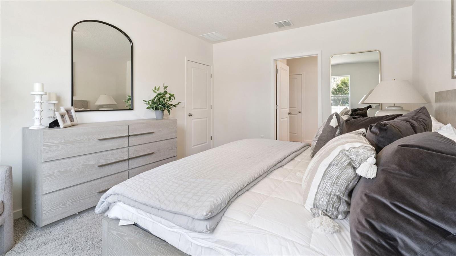 Image 10 of 41 For 992 Champion Rdg Drive