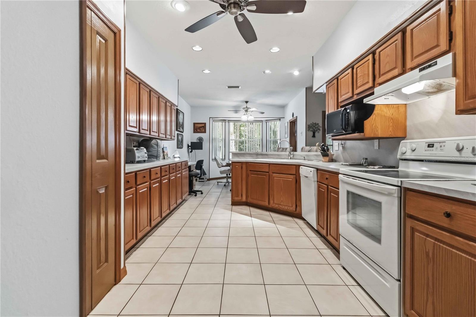 Image 11 of 40 For 2620 Toups Trail