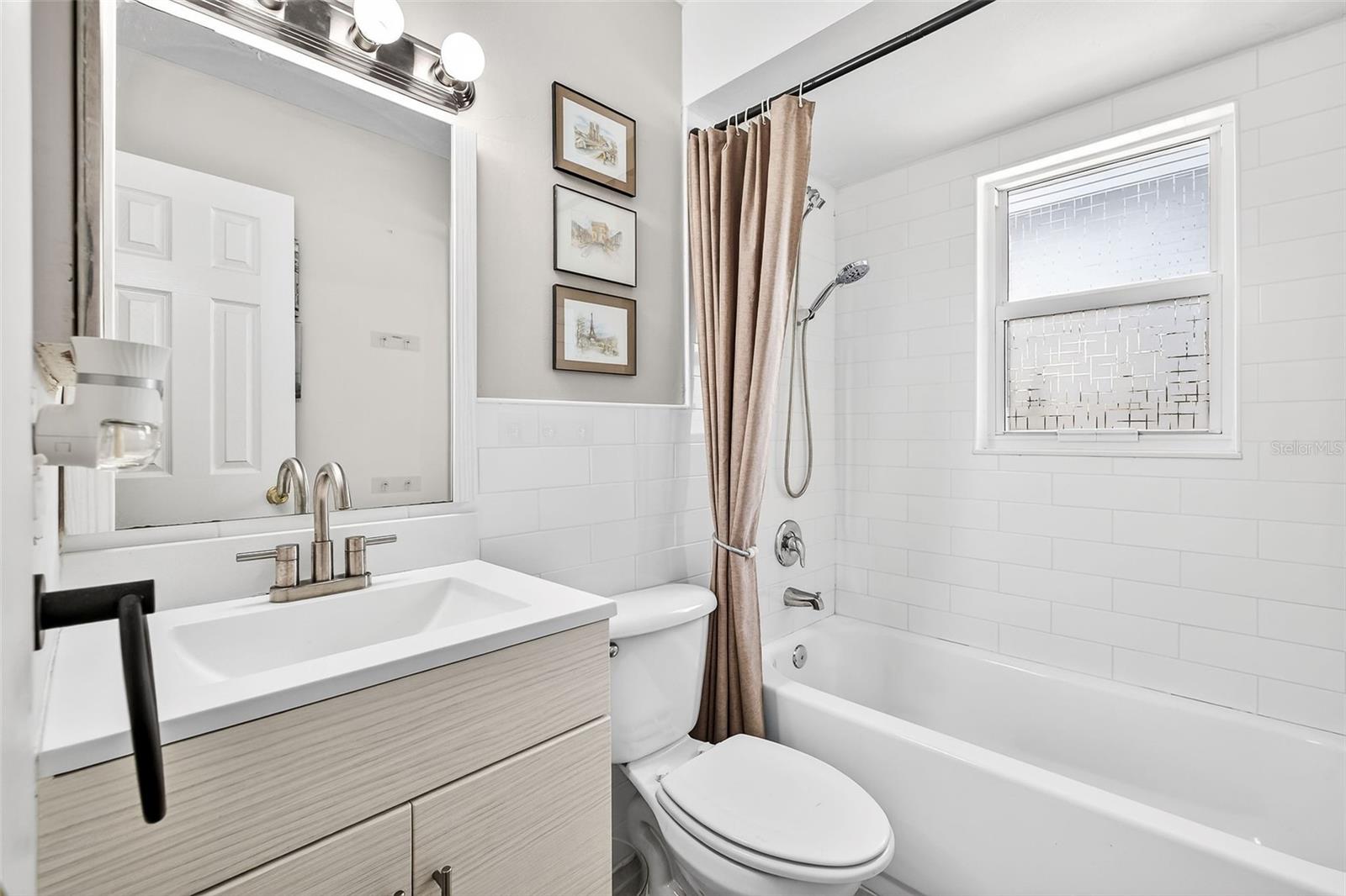 Image 14 of 37 For 2225 Winter Woods Boulevard