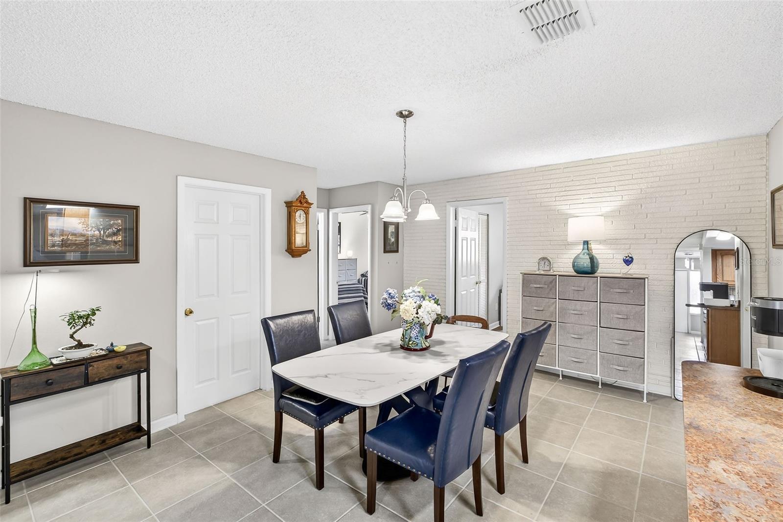 Image 31 of 37 For 2225 Winter Woods Boulevard