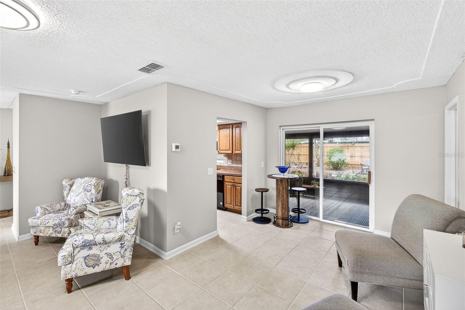 Image 5 of 37 For 2225 Winter Woods Boulevard
