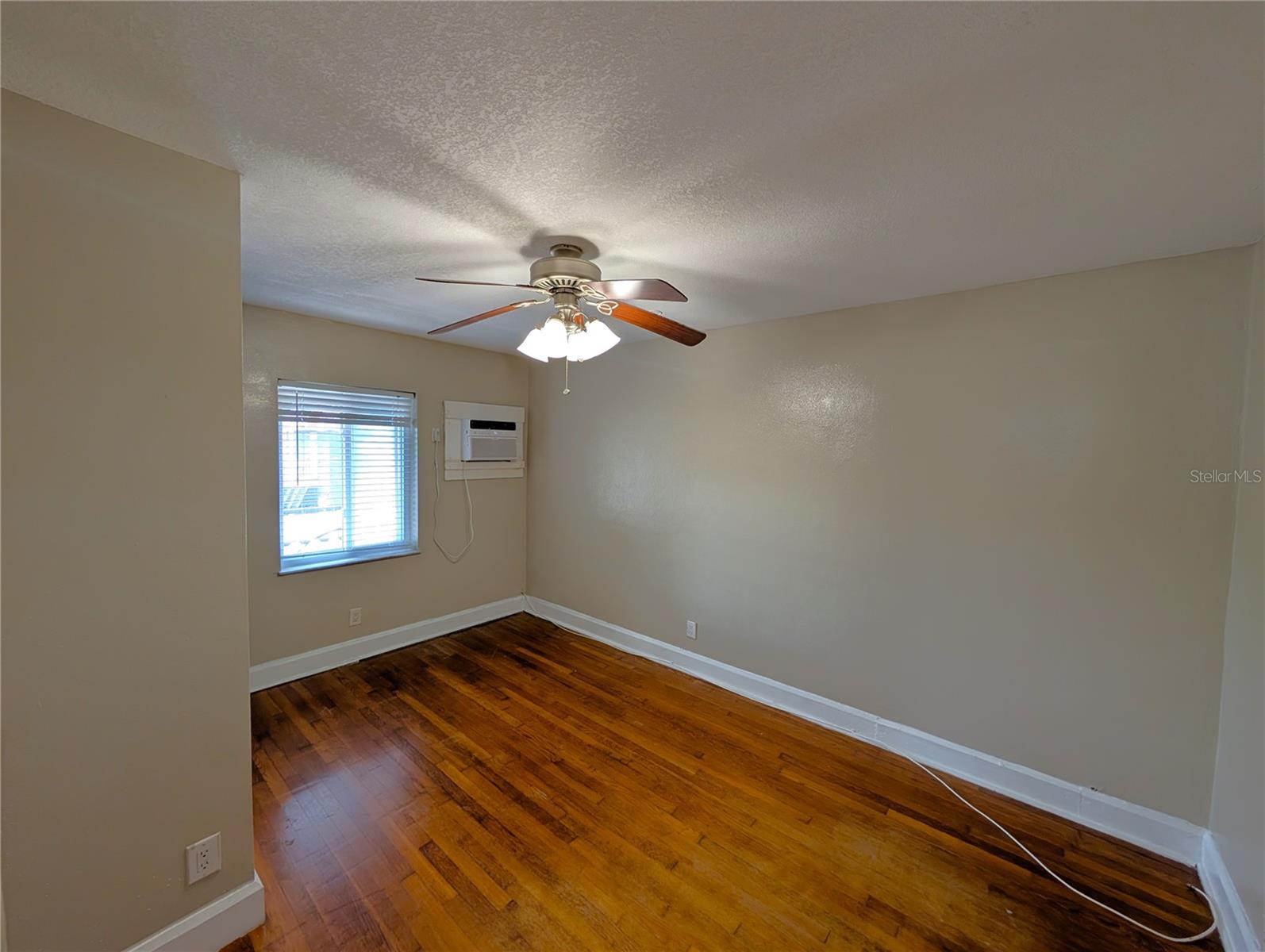 Image 6 of 12 For 520 11th Avenue N 3