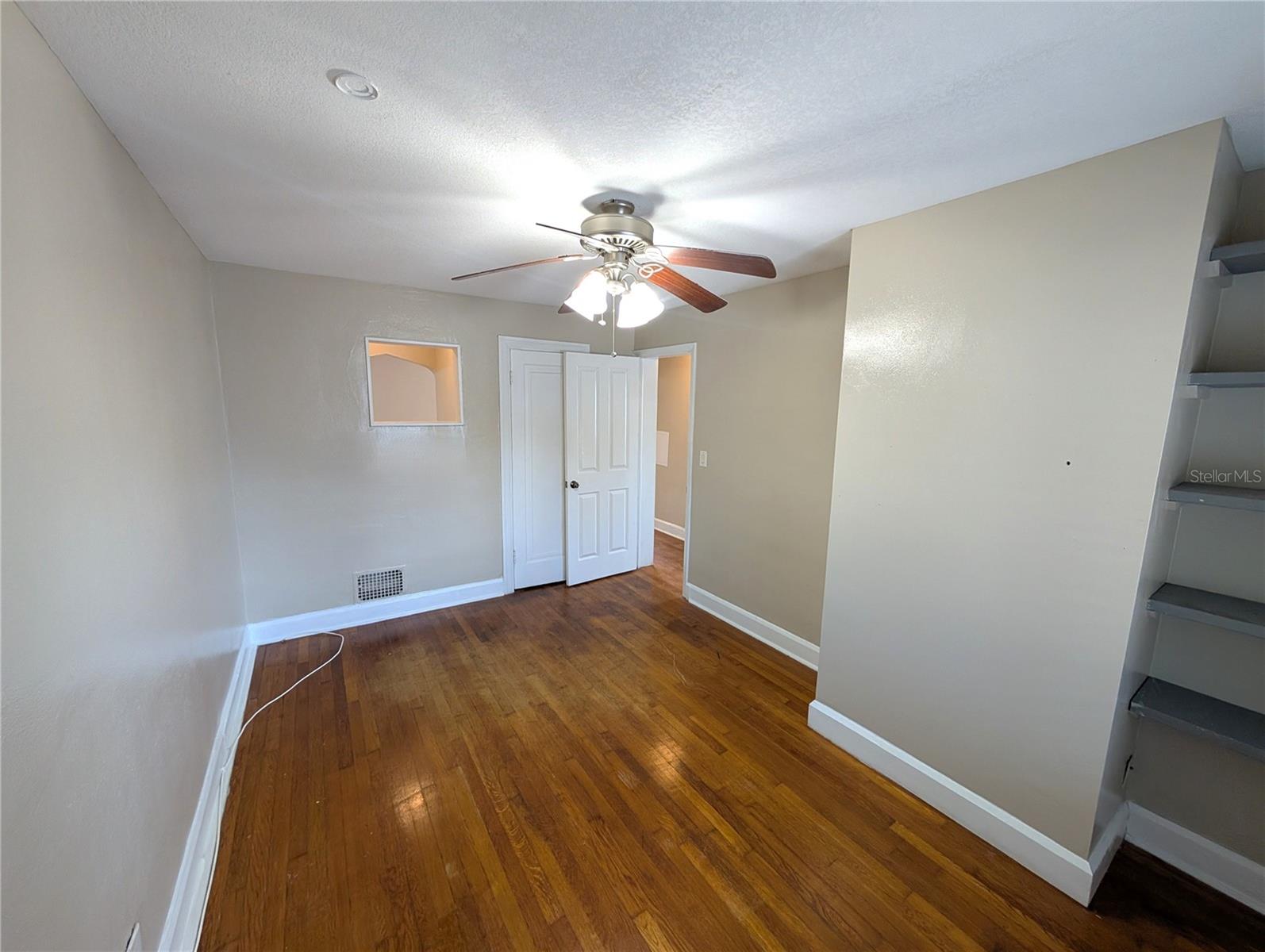 Image 7 of 12 For 520 11th Avenue N 3