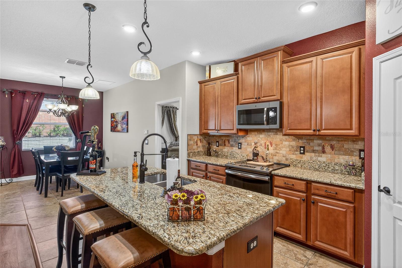 Image 14 of 41 For 2202 Romanum Drive