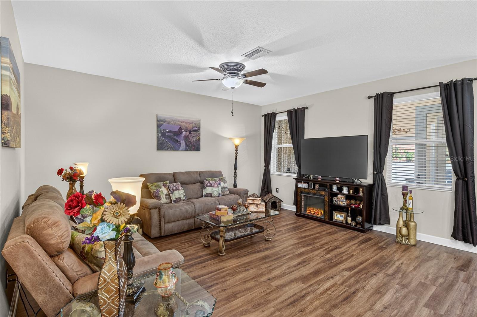 Image 18 of 41 For 2202 Romanum Drive